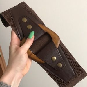 Thick banded stretchy brown belt